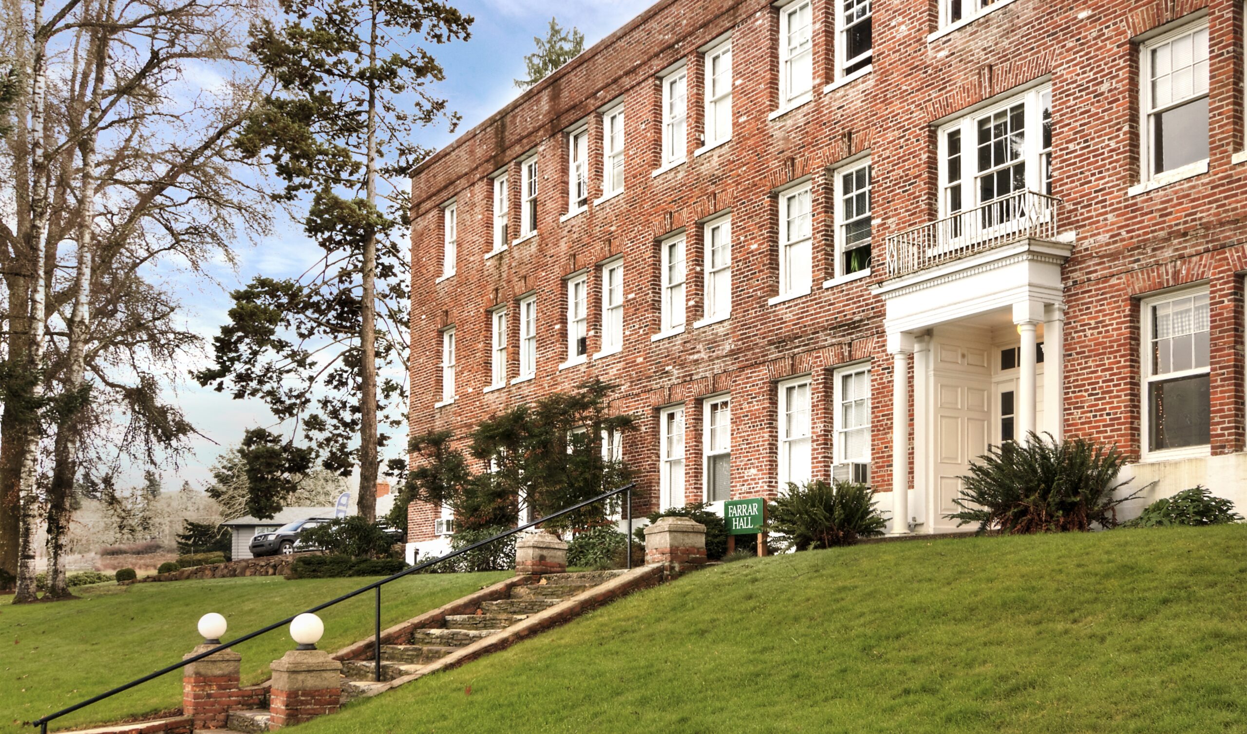 Picture of Farrar Hall